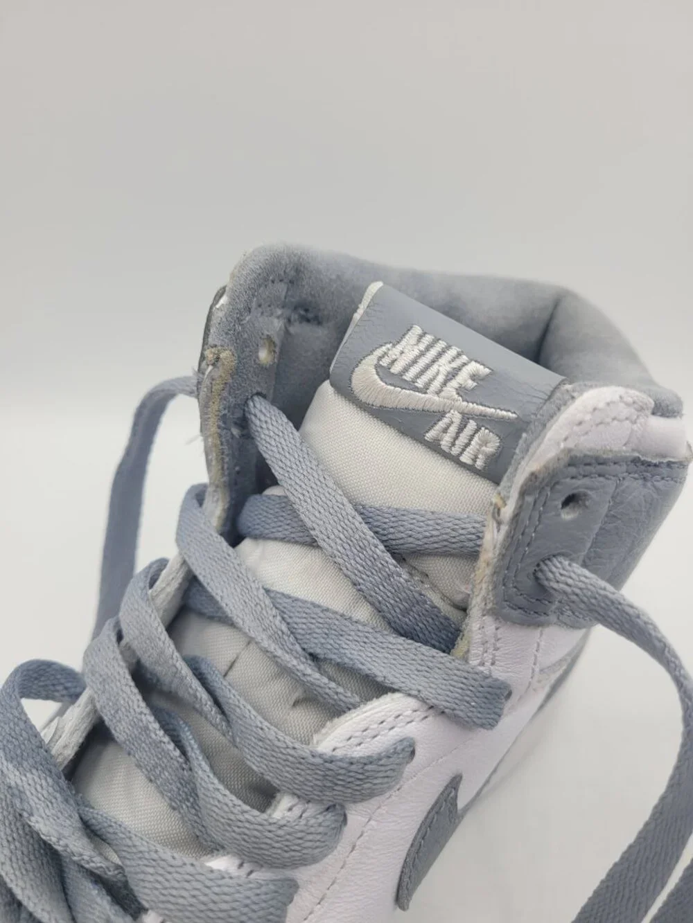 Nike Air Jordan 1 Retro High OG Shoes Youth Size 5.5Y Gray Stealth 575441-037